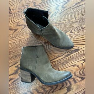 Steve Madden Pawel Boots Leather Block Heel Zip Back Green ladies size 9‎